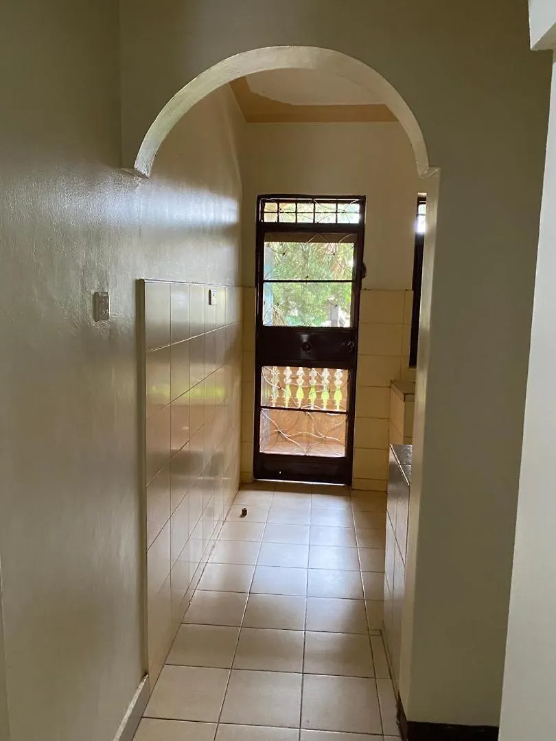 Queens Apartments Entebbe 0*,